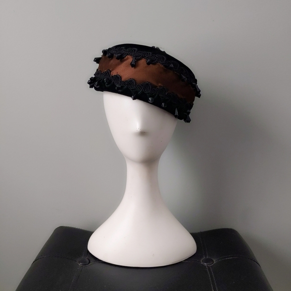 Vintage Cotillion France Cooper Satin Black Velvet Beaded Art Deco Pillbox Hat - Picture 2 of 7